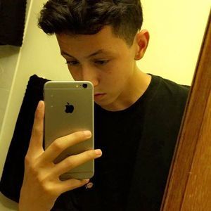 Meet your Posher, Elio